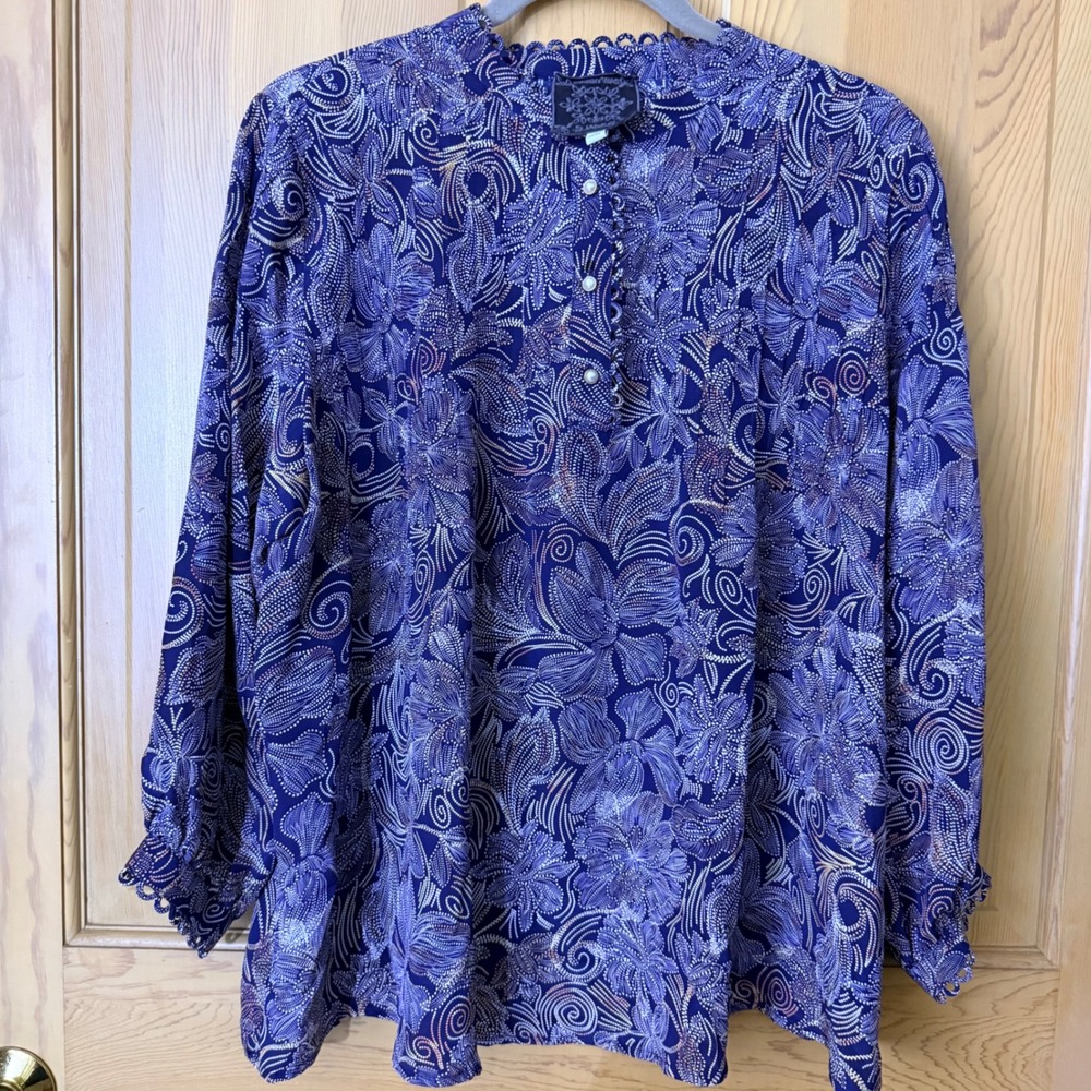 Johnny Was Shades of Silk Blouse L Blue Floral Paisley Scalloped Pearl Button - Picture 4 of 16